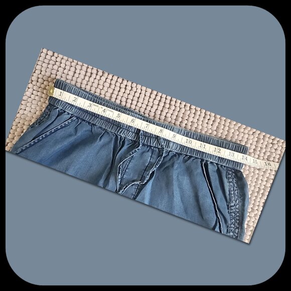 DEX || Elastic Waist Chambray Shorts (SIZE S) - Picture 4 of 5